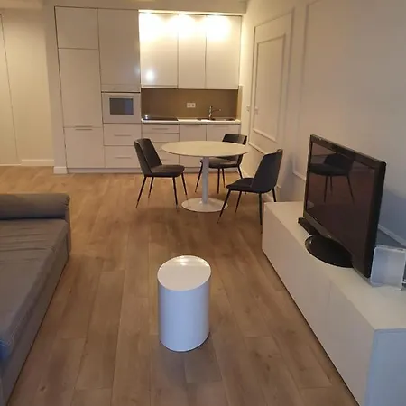 Green Wood Platinum Towers Апарт-отель Варшава